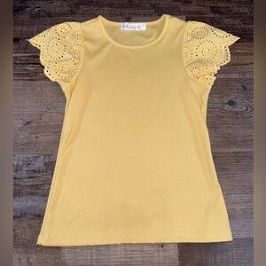 Chelsey & Theodore Yellow Ribbed Knit Top Eyelet Lace Flutter Sleeves Boho small